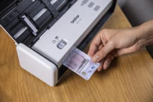 ID bewijs scannen op de ADS-1300